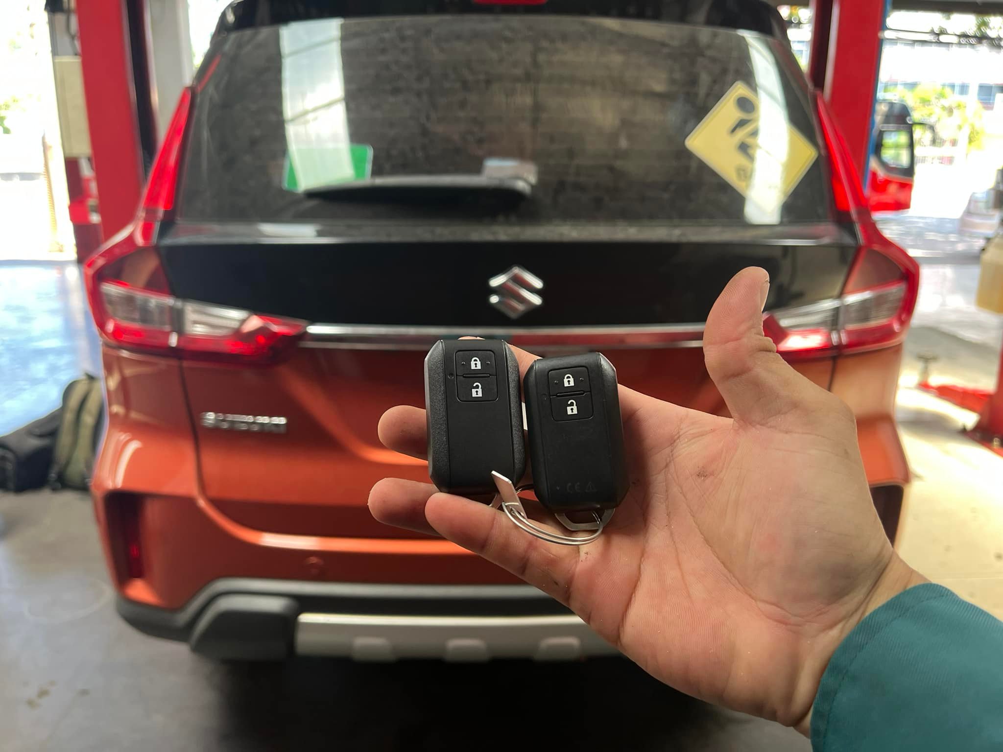 Làm chìa khóa xe ô tô Suzuki
