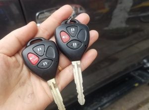 làm chìa khóa xe Toyota