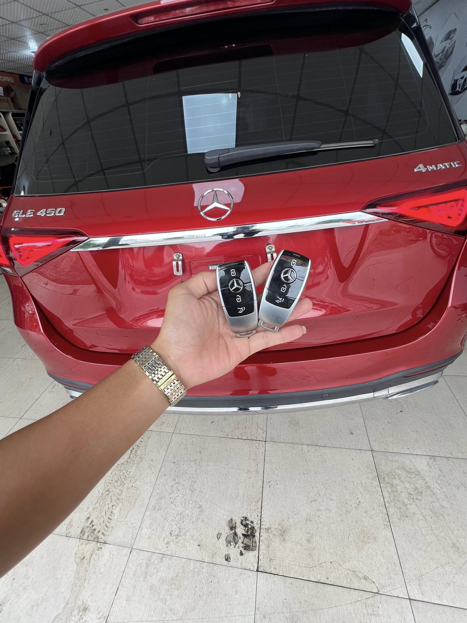 làm chìa khóa xe Mercedes