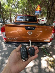 Làm chìa khoá xe Nissan Navara
